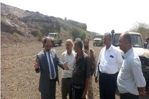 محافظ الضالع يؤكد على أهمية تأهيل وسفلتة خط الدائري الشرقي لمدينة الضالع لتخفيف حالة الازدحام وتنظيم حركة السير
