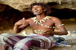 “رجل الكهف” من سقطرى يصل عدن