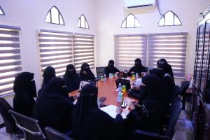 اتحاد نساء اليمن ساحل حضرموت يختتم جلسات النقاش لتحليل النوع الاجتماعي بمراكز خدمات العدالة