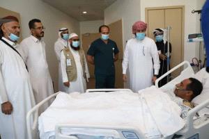 الوكيل الرباش يطمئن على المرضى من الحجاج اليمنيين في مكة