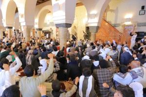 الحوثيون يستغلون مآذن المساجد للتربّح المادي
