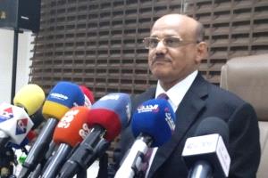 محافظ البنك المركزي: البنوك نقلت مقراتها إلى عدن وتعهدت بقطع علاقاتها مع الحوثيين