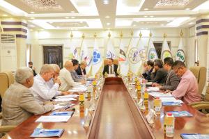 وزير النقل يترأس اجتماعاً بقيادات هيئات ومؤسسات الوزارة لمناقشة مصفوفة الأولويات الحكومية العاجلة
