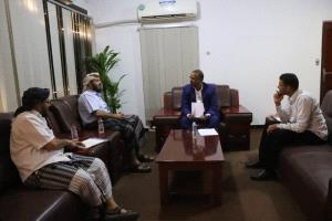 الوزير الزعوري يشيد بمشاريع هيئة الخليج وعدن للتنمية والخدمات الإنسانية وجهودها في دعم الفئات المحتاجة