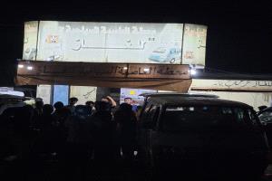استمرار معاناة المواطنين في عدن للحصول على الغاز المنزلي وسط ازدحام متواصل