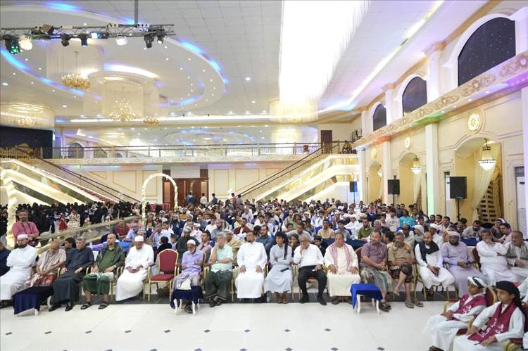 عدن..الجمعية الخيرية لتعليم القران الكريم تكرم (66) حافظا وحافظة في حفلها السنوي
