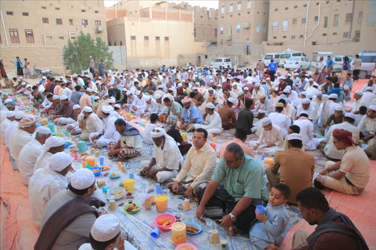 تريم.. شباب الزعيم وأسر الفقداء ينظمون الإفطار السنوي الثالث بحضور واسع من الشخصيات الاجتماعية والأكاديمية