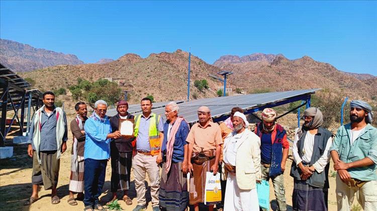 مدير مديرية المقاطرة يفتتح 3 مشاريع مياه تعمل بالطاقة الشمسية بتمويل من UNDP