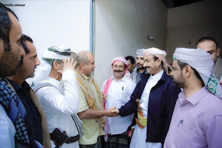المحافظ بن الوزير يؤدي واجب العزاء في الفقيد فيصل العولقي وكيل وزارة العدل