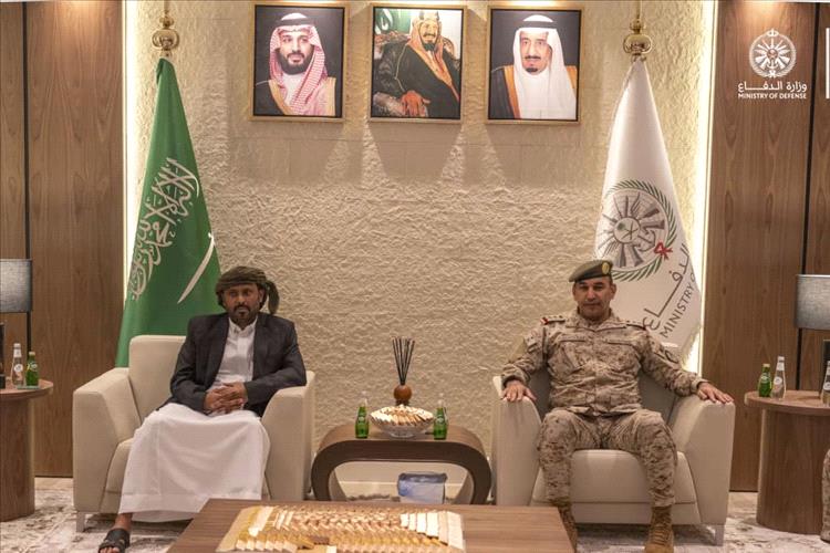 الشيخ بن حبريش يلتقي في الرياض بقائد القوات المشتركة