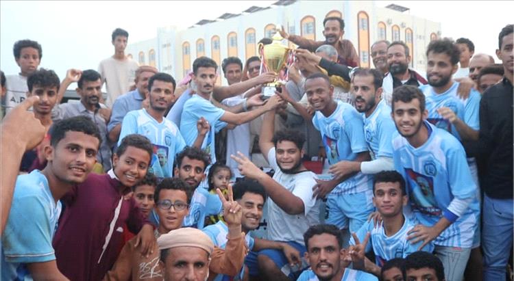 فريق رشدة يتوج بطلًا لبطولة شهداء أبو حربة الرمضاني للموسم السابع بعدن