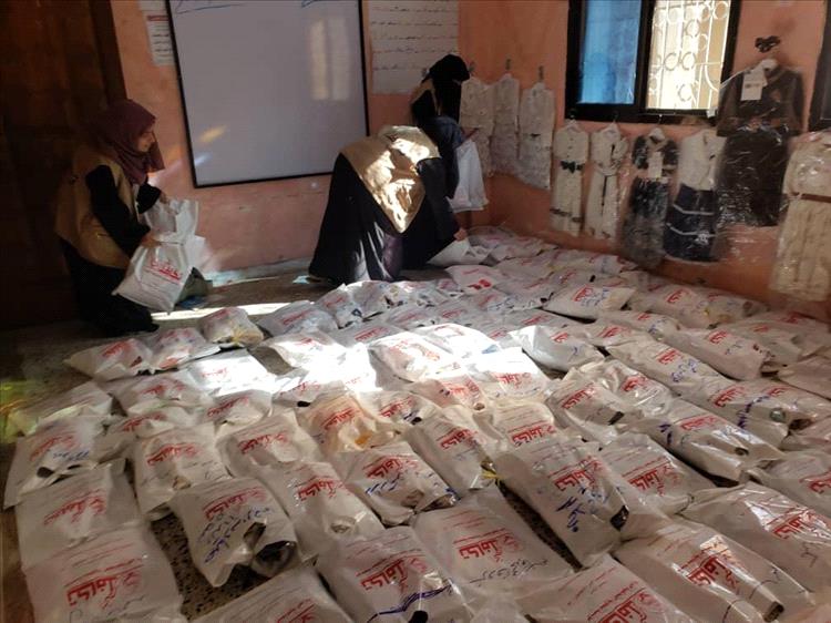 مؤسسة تكافل الخير تنفذ مشروع "كسوة العيد" لـ 2000 في محافظتي إب وتعز