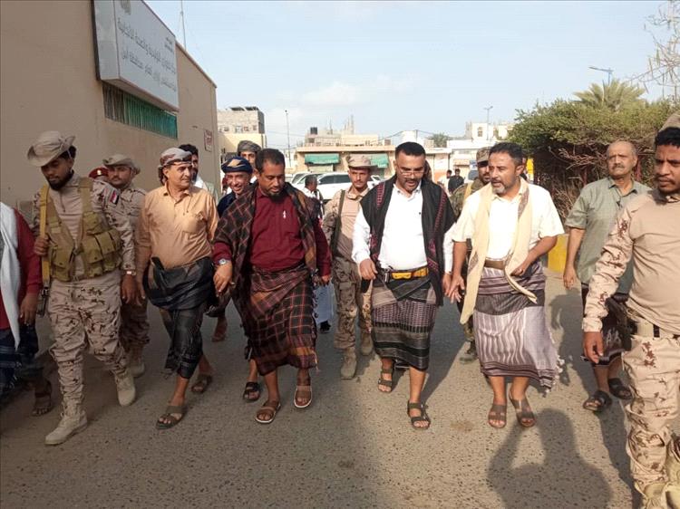 رئيس انتقالي أبين يزور مستشفى الرازي ويطمئن على صحة المرضى