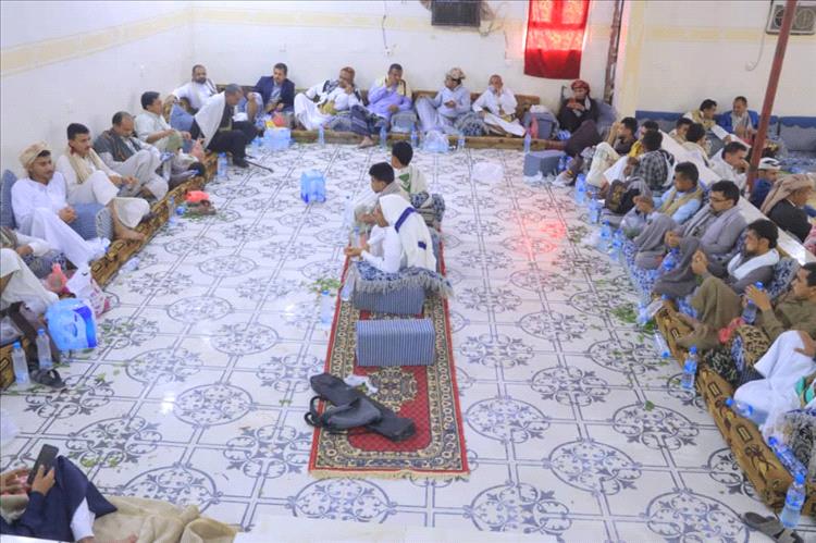 أبناء كعيدنة حجة يجددون دعم الجيش ويؤكدون قرب نهاية الحوثيين"