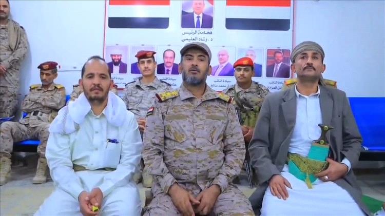 رئيس هيئة الأركان العامة يكرّم 100 حافظاً للقرآن الكريم بمأرب