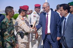 اللواء الزُبيدي يُغادر محافظة المهرة