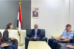 نائب وزير الخارجية يناقش مع السفيرة الفرنسية تطورات الأوضاع في اليمن وجهود تحقيق السلام