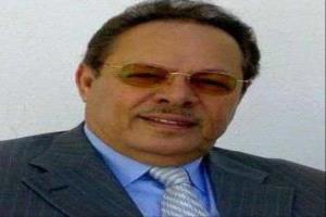 الرئيس علي ناصر محمد يجري اتصالًا هاتفيًا بالشيخ الحكم بن ثابت للاطمئنان عليه وتهنئته بشهر رمضان