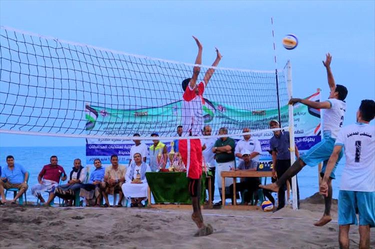 تتويج منتخب الحديدة ببطولة الجمهورية للكرة الطائرة الشاطئية لمنتخبات المحافظات