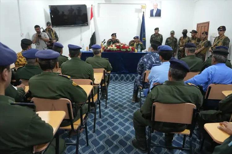 وزير الداخلية في زيارة تفقدية لشرطة محافظة مأرب