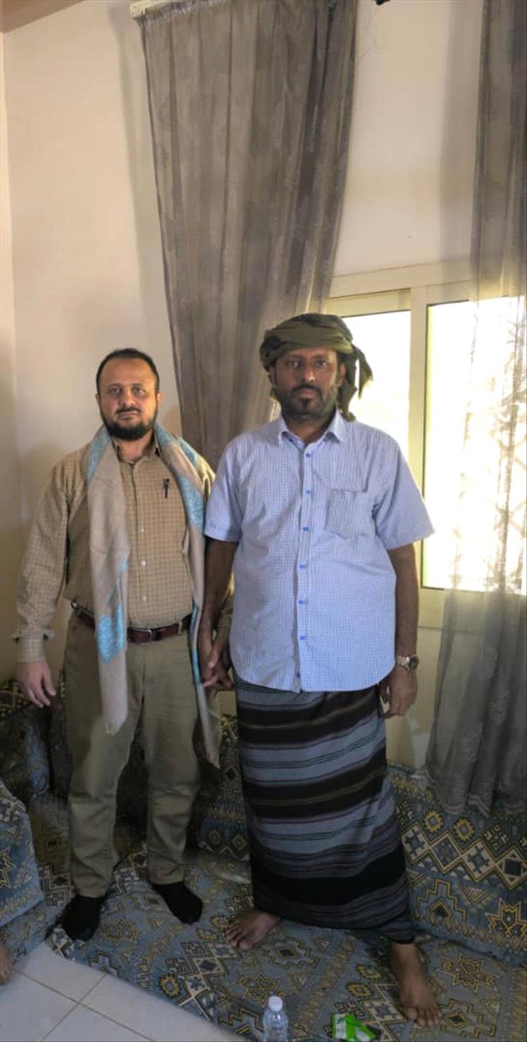 في لقاء جمعه بهاني اليزيدي.. الشيخ عمرو بن حبريش يدعو لتمكين أبناء عدن ويرفض العنف والانجرار نحو الفوضى