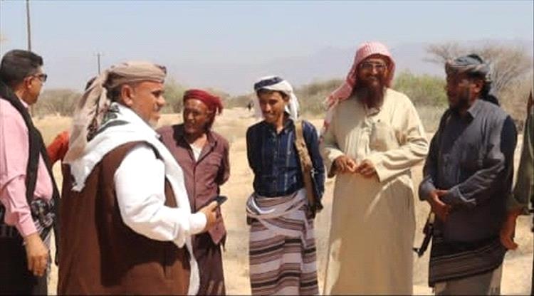 مدير عام المحفد يقوم بزيارة لمشروع المبادرة المجتمعية لطريق وادي حمراء