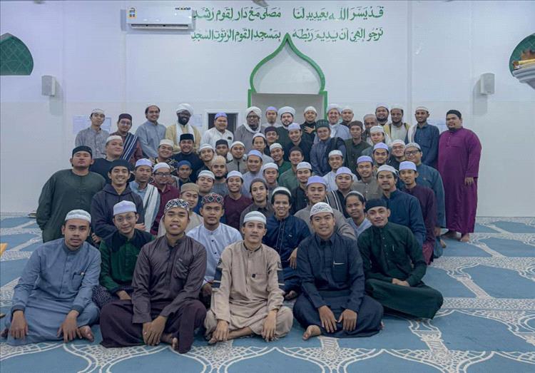 زيارة مباركة للعلامة الشيخ محيي الدين محمد عوامة تضيء دار القوم العلمي بتريم