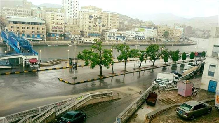الإنذار المبكر بحضرموت: توقعات بأمطار رعدية متفرقة ابتداءً من الأربعاء