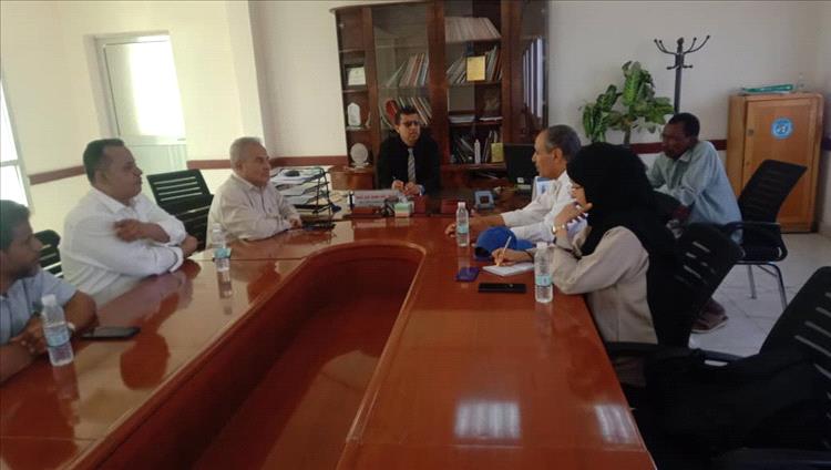 مدير عام صحة لحج يناقش الاستعدادات النهائية مع منظمة الإغاثة الإسلامية لاستقبال 85 مرشحة للدراسة بالمعهد الصحي