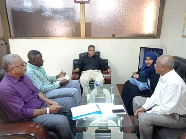 رئيس هيئة مصائد خليج عدن ومنظمة سماريتان بيرس يوقعان المرحلة الثانية من مشروع دعم الصيادين في منطقة قعوة