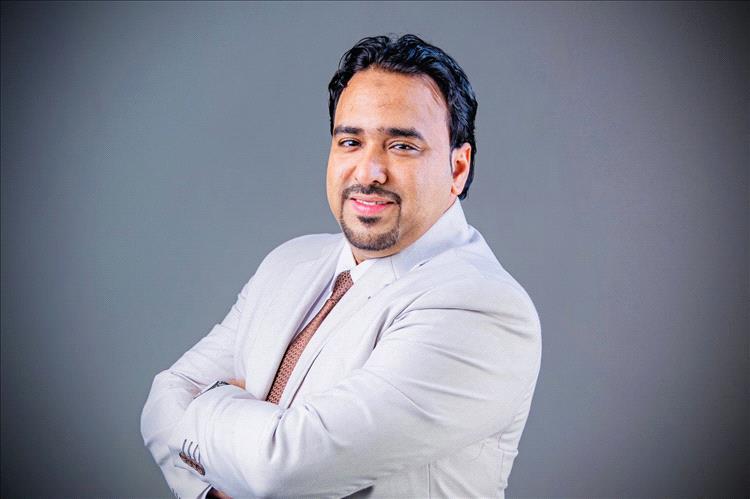 لقاء خاص مع الخبير الاقتصادي فارس النجار لصحيفة عدن الغد: "التغير المناخي يهدد 70% من اليمنيين... والحل في أيدينا"