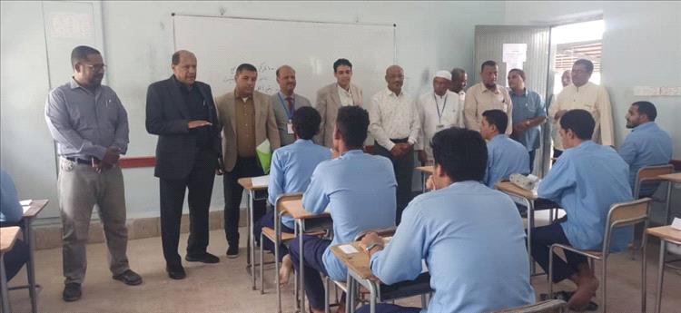اللجنة الوزارية الميدانية تواصل نزولاتها إلى المراكز الامتحانية في مديرية تريم حضرموت