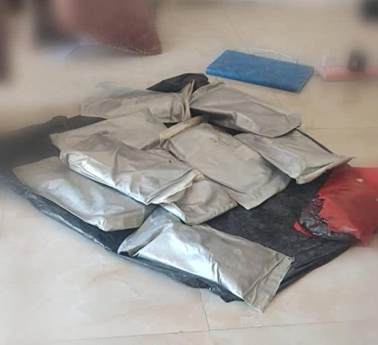 خفر السواحل بحضرموت تُحبط تهريب كمية من الحشيش في عرض البحر