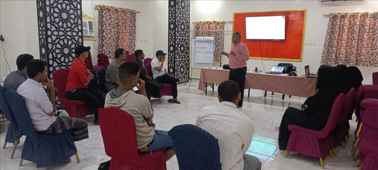 مؤسسة شباب أبين تختتم دورة تدريبية متخصصة في إدارة المشاريع التنموية