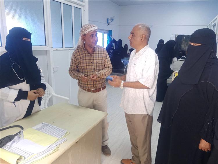 مدير عام زنجبار يطلع على مستوى استعداد مركز العزل الصحي لمواجهة تزايد حالات الإسهال