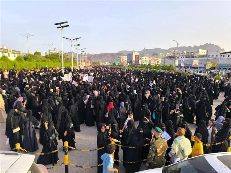 حزب التجمع الوحدوي اليمني يؤيد التظاهرات الشعبية في عدن ولحج وأبين ويطالب بضمان حق التعبير