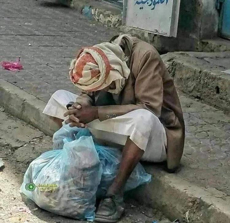 سكان صنعاء يقبعون تحت طائلة الفقر وشعارات الحوثيين