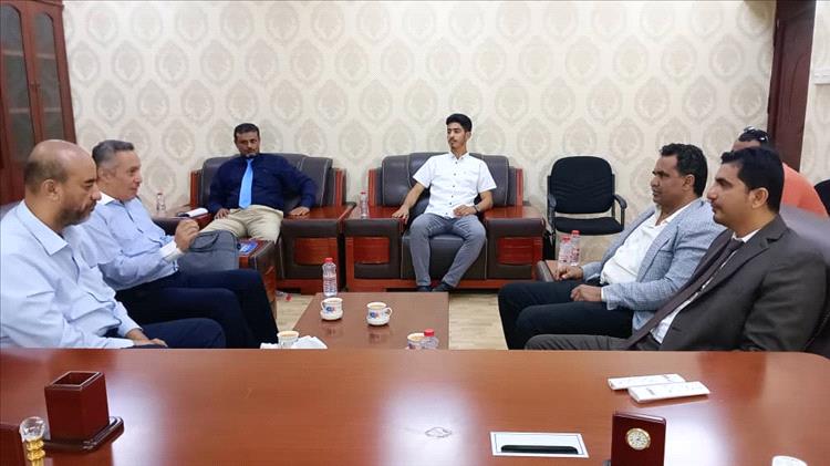 نائب وزير الشؤون القانونية وحقوق الإنسان يلتقي بكوادر الوزارة.