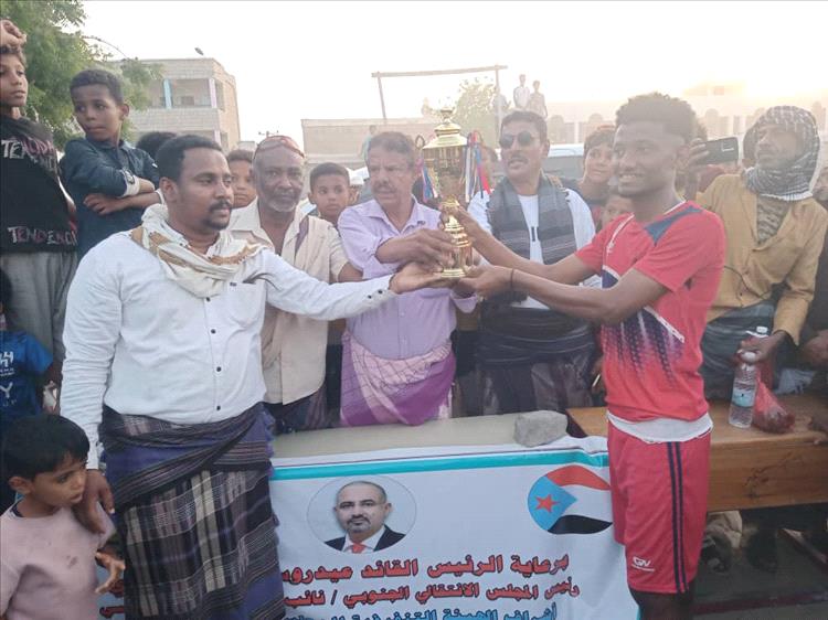 برعاية المجلس الانتقالي.. الأهلي يتغلب على الشعلة بكأس فك الارتباط بخنفر