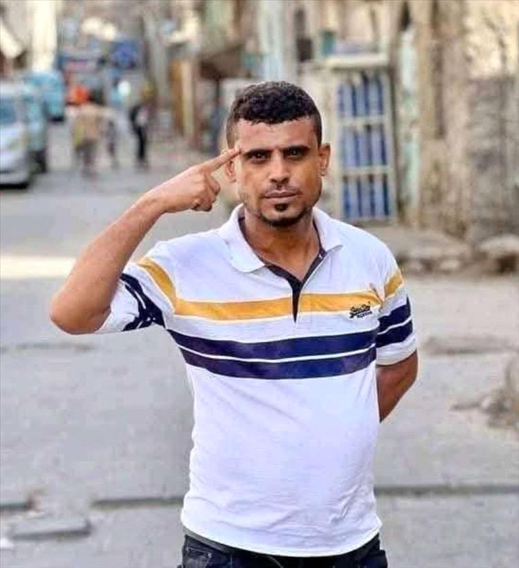 قوة عسكرية تخلي سبيل الناشط العدني فؤاد الديقان عقب اعتقال دام عدة أيام