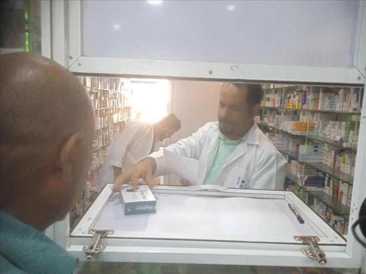 عيادة الحريري تقيم مخيماً طبياً مجانياً لمرضى السكري والضغط والكولسترول بالعاصمة عدن