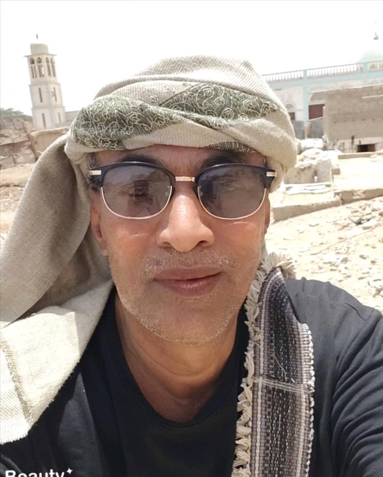 عضو الجمعية الوطنية الوحيشي  يعزي مدير عام أحور واخوانه في وفاة شقيقهم