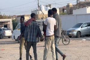 شبكات تهريب البشر في أبين.. ممرات بحرية غير شرعية وصمت أمني مريب