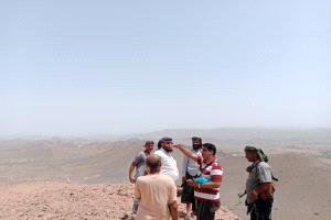 مدير عام المضاربة رأس العارة يستقبل فريق هندسي من شركة يمن موبايل لتحديد موقع برج اتصالات في عاصمة المديرية الشط
