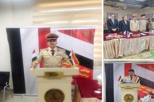 العميد عبدربه الفقير يهنئ العقيد جبران الكحيلي بحصوله على الماجستير