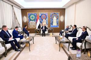 رئيس مجلس القيادة يشيد بالموقف الروسي الثابت الى جانب الشعب اليمني وشرعيته الدستورية