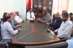 الأمين العام لمحلي حضرموت يشيد بالعمل الإنساني الرائد لمؤسسة البصر في مجال طب العيون