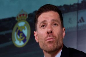 ريال مدريد يراهن على ألونسو لإفساد صفقة ليفربول المنتظرة