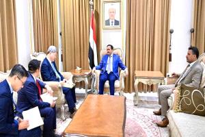 عضو مجلس القيادة الرئاسي عثمان مجلي يلتقي السفير الكوري