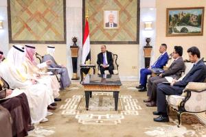 رئيس الوزراء يبحث مع مجلس التعاون دعم بلادنا في مواجهة تحديات المرحلة الحرجة